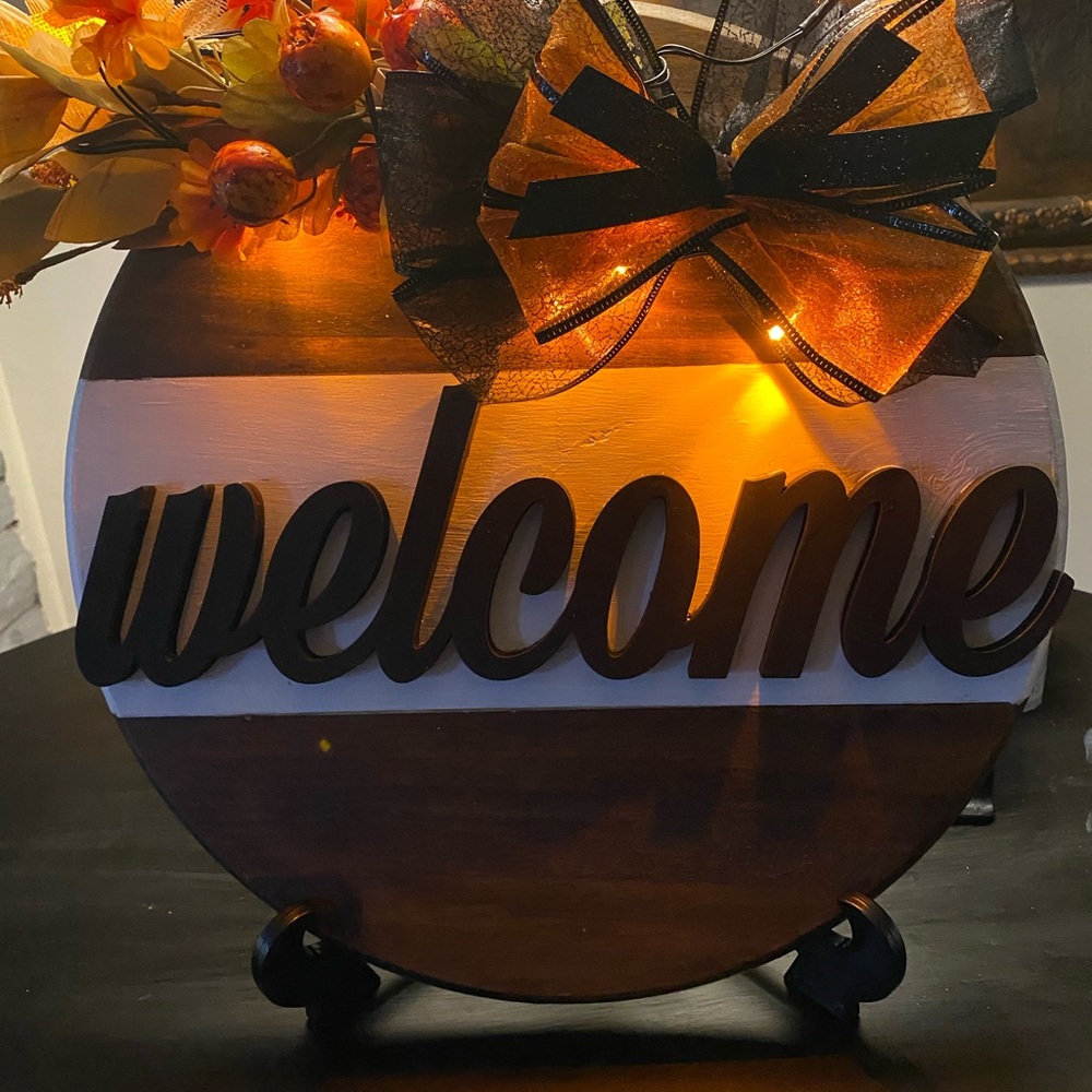 Welcome door sign